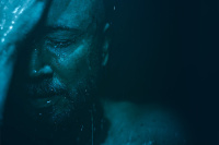 "Meihin kertyy vaurioita ja tarvitsemme armoa" Armovaurion uusi single "Täältä pois"